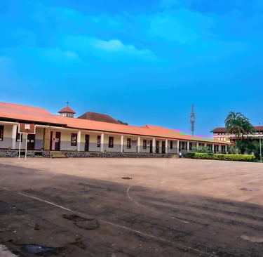 cours intérieure du lycée wima