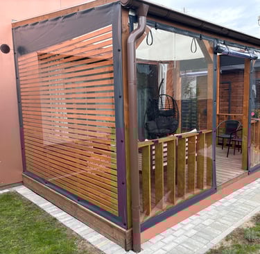 erasa Kretingoje su sumontuotais skaidriais tentais