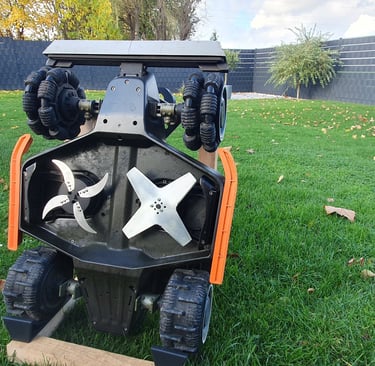 Mammotion Luba 2 X Rasenmäher mit Ninja und Sichel Klinge