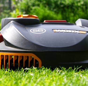 Rasenroboter mit Stoßstange