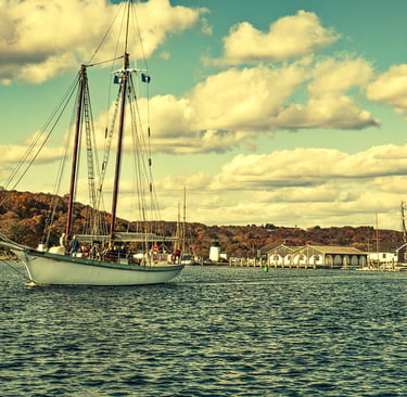 Photo of sailing ship leaving Mystic Seaport