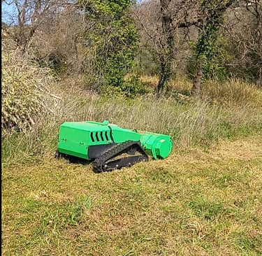 robot trinciatura erba pulizia terreni drone 