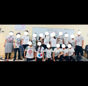 Docente aplicando proyectos de Merarilabs con sus alumnos