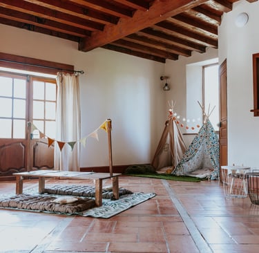 espace enfant mariage table et tipis