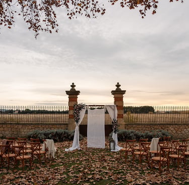 cérémonie laïque mariage automne var arche fleurie 