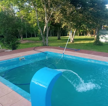 borde-piscina-atermico-granito-marmolina-marfil-40x40-premium