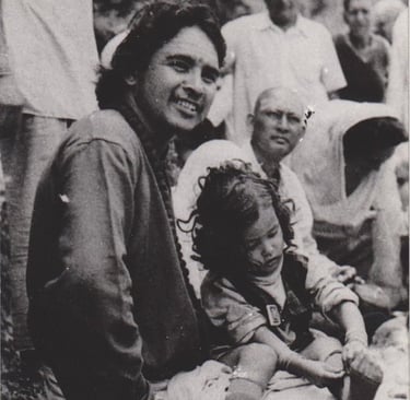 Shri Babaji, Shri Muniraji, devoti