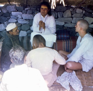 Shri Babaji talks with devotees