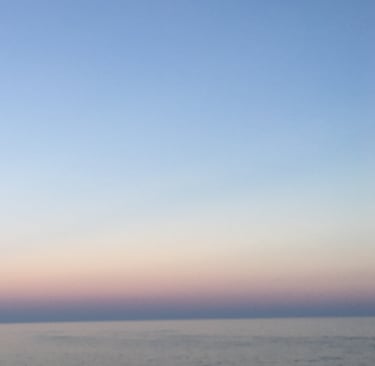 no clouds in the  sky 