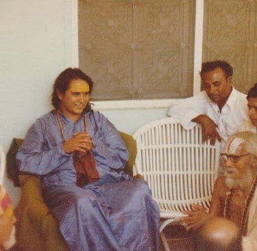 Shri Babaji with devotees