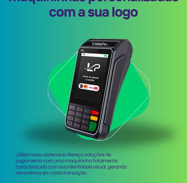 Maquininha de cartão preta personalizada com logo sobre fundo verde para soluções de pagamento.