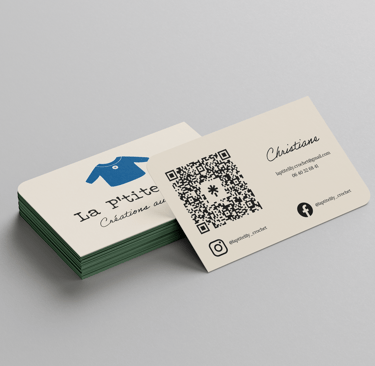 Carte de visite La Ptite Lily : format rectangulaire avec deux angles opposés arrondis