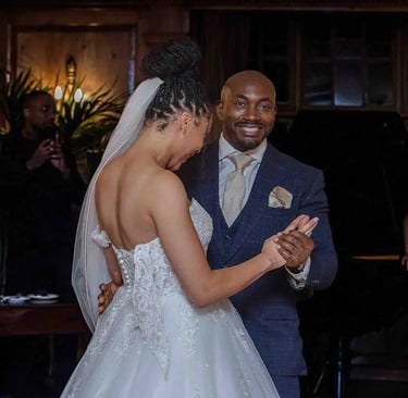 newly-weds having their first dance in Burgh House Hampstead