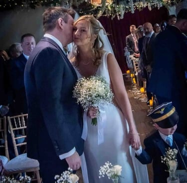 tudor barn Eltham wedding photographer