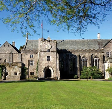 Harbour Mediation offers commercial mediation services at Dartington Hall, Totnes, Devon.