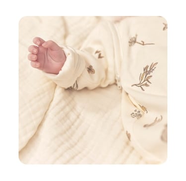 Baby in Jollein zomerslaapzak - veilige en luchtige pasvorm voor de zomer