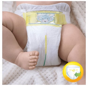 Pampers luier met urine indicator streep duidelijk zichtbaar