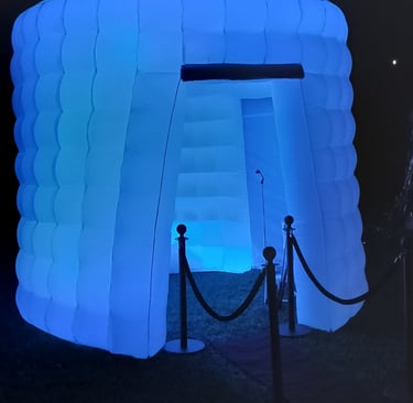 Selfie Cave Photo Booth Bookings 832-216-8423