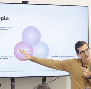 Rafa Alonso - Psicólogo experto en burnout y bienestar laboral