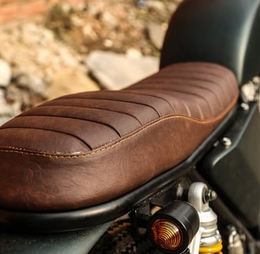 Vinh Thái simili da yên xe máy