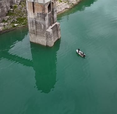 Vista aerea  pescatori del Lago del Turano