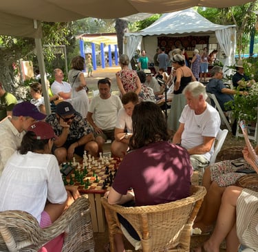 Final Campeonato Internacional Quaternity en Arcos Los finalistas jugando tablero de Quaternity 2025