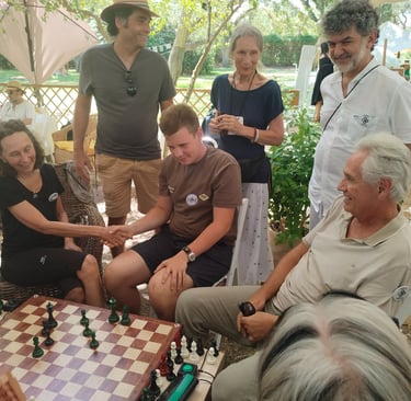 Campeonato Arcos 2025, funal de una partida y saludo amistoso