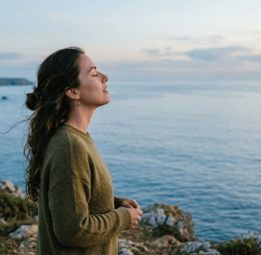 Burnout: Quando o corpo grita o que a mente tenta calar | Miquelina Pires Hipnoterapeuta Online