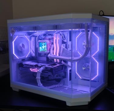 Computador com arrefecimento liquido e ecrã personalizável vendido pela MKBuilds