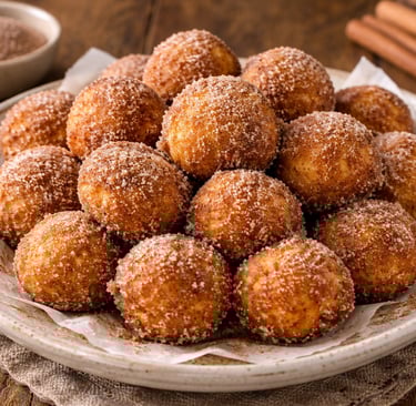 bolinho de chuva simples sequinho e fofinho com açúcar e canela