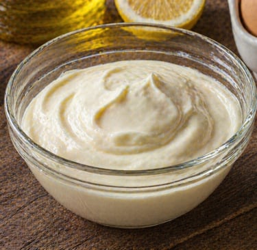 maionese caseira cremosa simples com textura natural