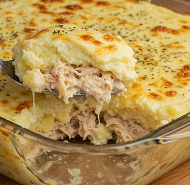 escondidinho de frango cremoso gratinado com purê dourado