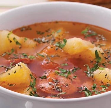sopa de mandioca cremosa simples e barata servida quente caseira