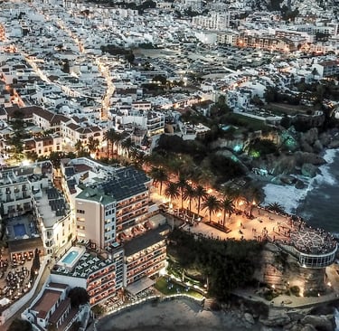 Nerja Balcón de Europa desde el Aire de noche