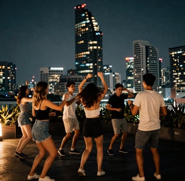 A cozy workspace with a laptop, a cup of coffee, and a notebook filled with handwritten notes in Spanish.