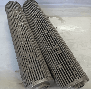 schmutziger Hydraulikfilter