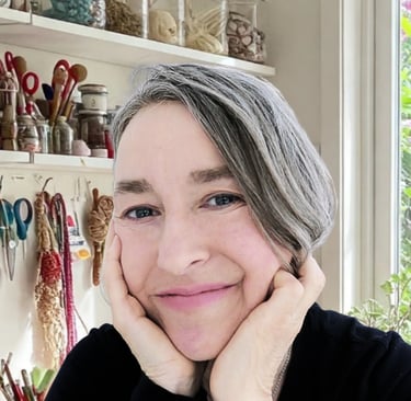 Het creatieve brein achter Studio Tegami.