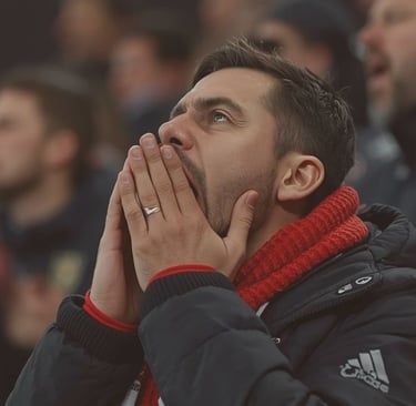 Arsenal fan react at Emirates Stadium during 3-2 defeat to Manchester United