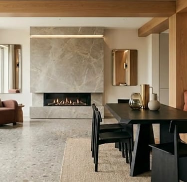 Zona giorno contemporanea con camino rivestito in pietra, tavolo da pranzo e dettagli in legno naturale