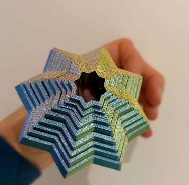 Articulated Star in the most beautiful iridescent PLA silk filament