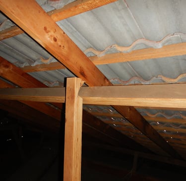 Timber roof strut failing in Perth property 