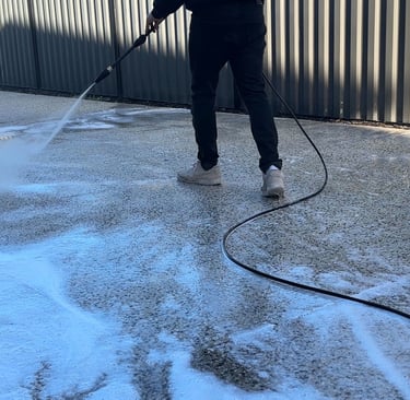 Pressure washing in Dawesville