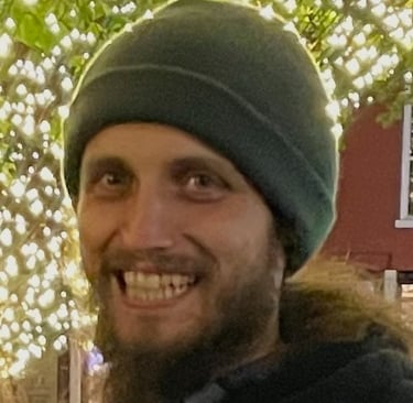 Daniel with a OTR Productions. 20 Years of live sound and audio engineering experience.