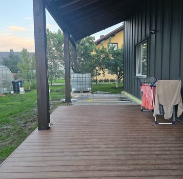 termo medienos terasa švieši
