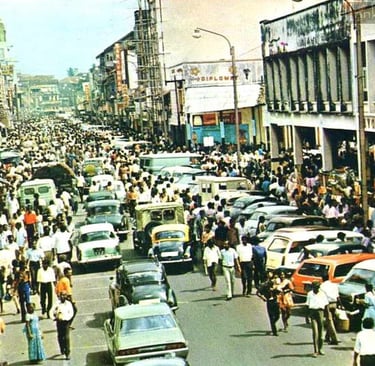 Main Stree Colombo in the 1980s (Photo credit: Lankapura.Com)