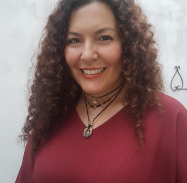 Tarotista española con experiencia en consultas de tarot por teléfono en USA.