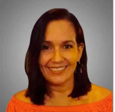 Tarotista española con experiencia en consultas privadas de tarot por teléfono