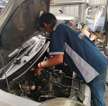 Pengecekan transmisi di bengkel UTE MATIC Bekasi 