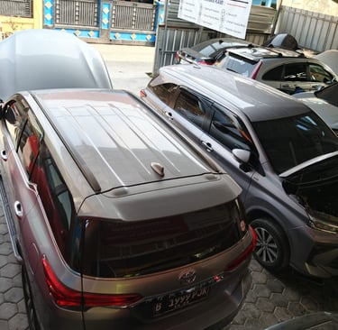 Tampak depan bengkel spesialis mobil matic dan CVT terpercaya di area Bekasi 