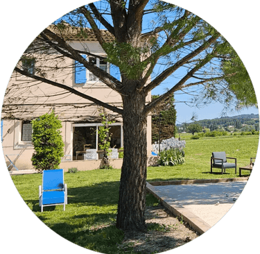 "logo": "https://www.la-ramade.com/images/logo.webp"